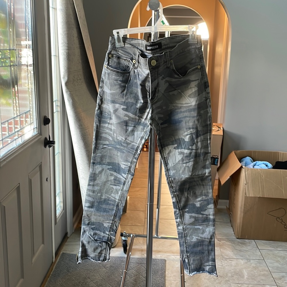 Express camo ankle jeans